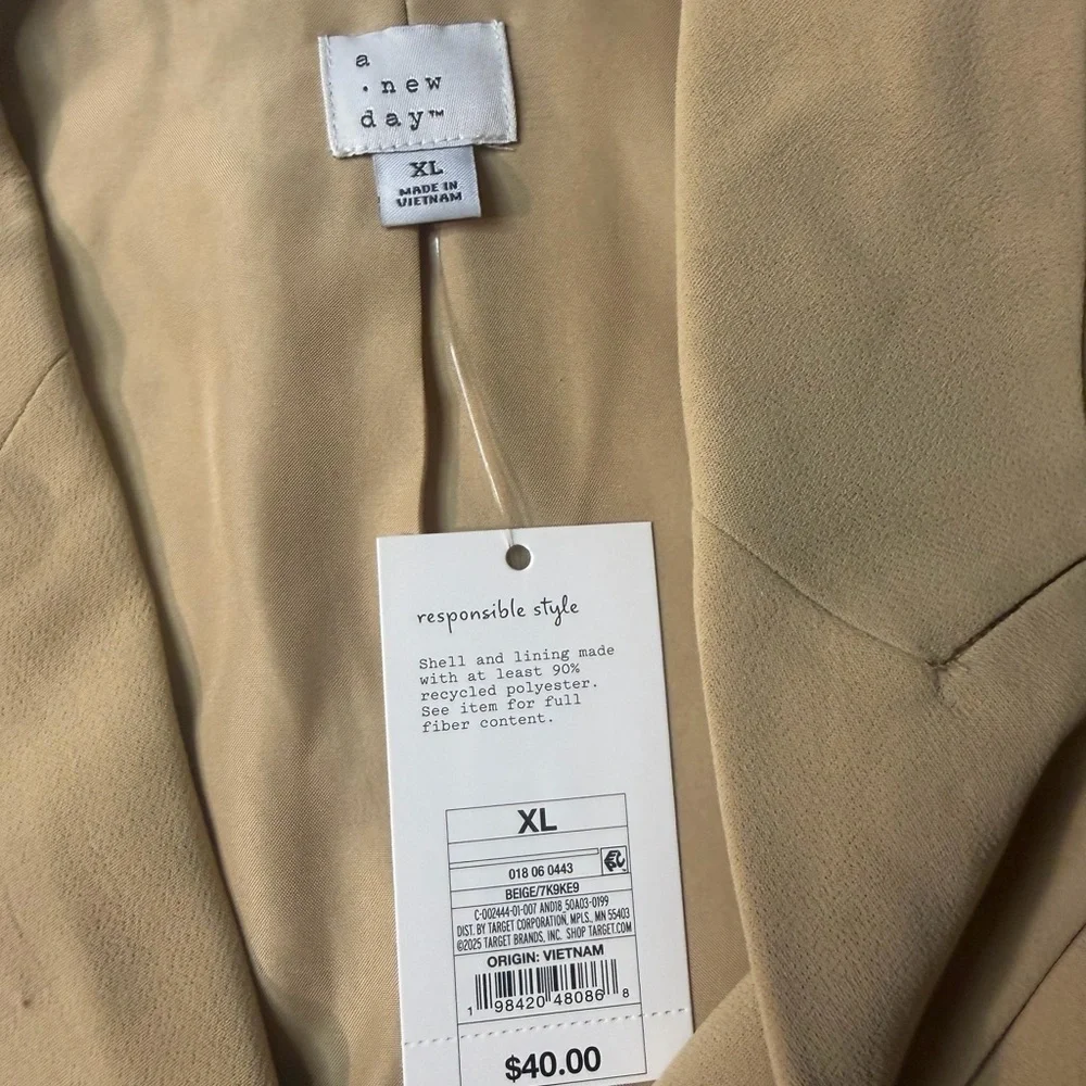 NWT Women's Signature Crepe Slim Fit Blazer - A New Day™ Size XL - Picture 5 of 7